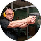 Обучение стрельбе из пистолета в Москве на курсах клуба «Снайпер».